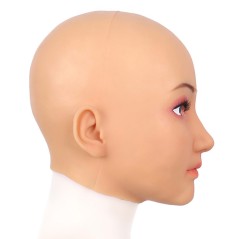 Masque en silicone, un visage féminin, un réalisme surprenant