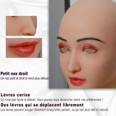 Masque féminin tête pleine, un visage réaliste