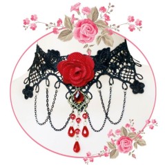 Collier gothique dentelle et perles, avec une rose